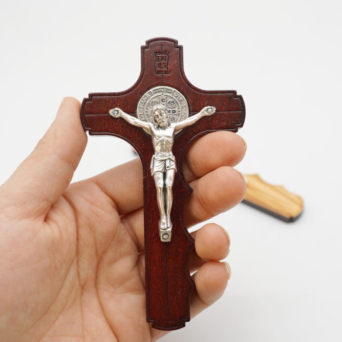 十字架-圣本笃-橄榄木桃花心木染色手形-12x6.7cm Catholic religious art