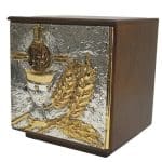 带木盒和铸造门的圣体龛，带圣爵图案，门尺寸22x22厘米，内盒22x22x22厘米