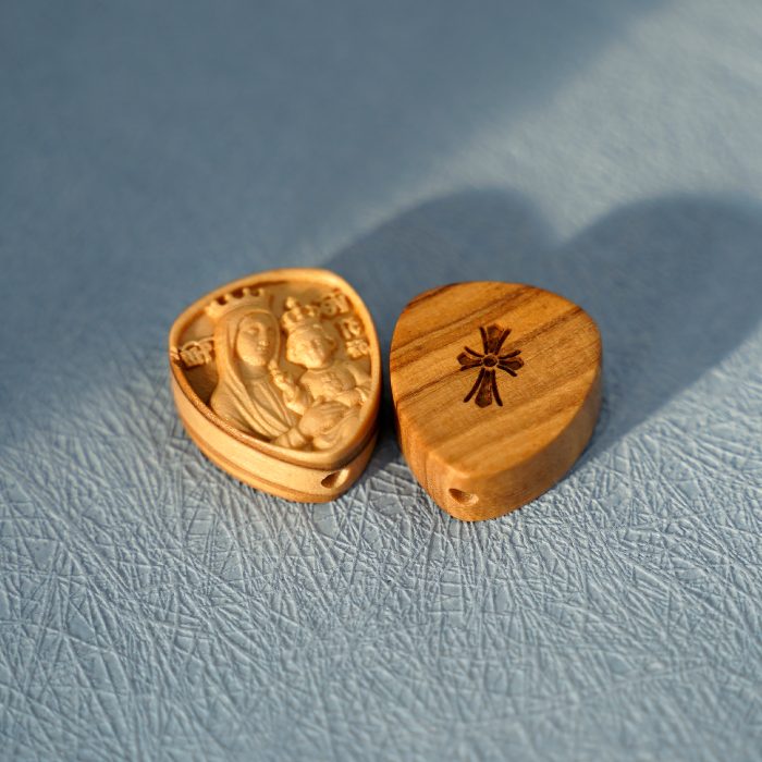 DIY三通-圣母抱婴孩-橄榄木-2.0x1.8cm Catholic religious art