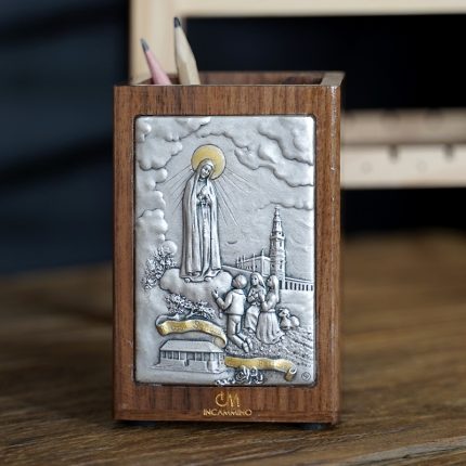 笔筒-浮雕圣像-法蒂玛-胡桃木特制纪念款-11x7.5x7.5cm