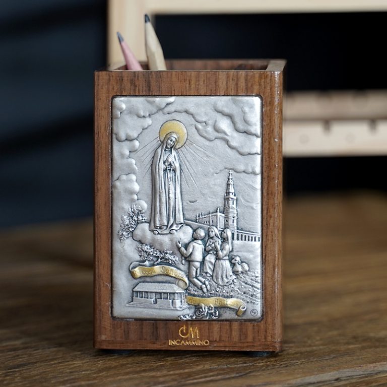 笔筒-浮雕圣像-法蒂玛-胡桃木特制纪念款-11x7.5x7.5cm