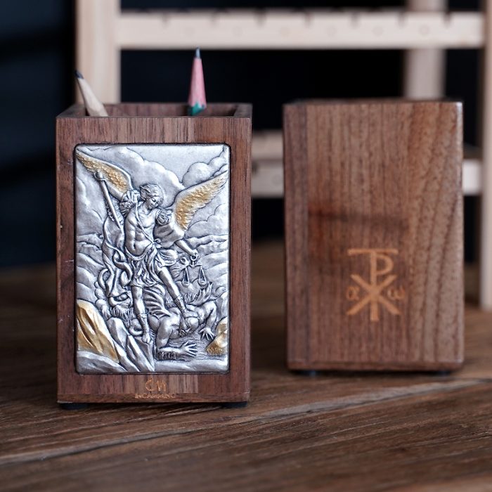 笔筒-浮雕圣像-总领天使-胡桃木特制纪念款-11x7.5x7.5cm Catholic religious art