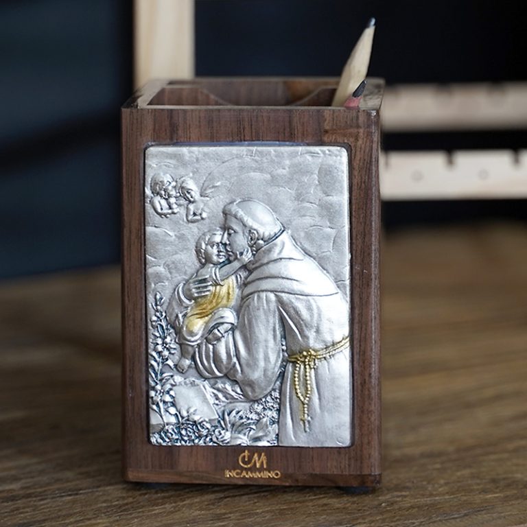 笔筒-浮雕圣像-圣安多尼-胡桃木特制纪念款-11x7.5x7.5cm