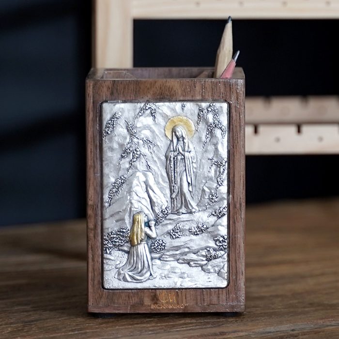 笔筒-浮雕圣像-露德圣母-胡桃木特制纪念款-11x7.5x7.5cm Catholic religious art