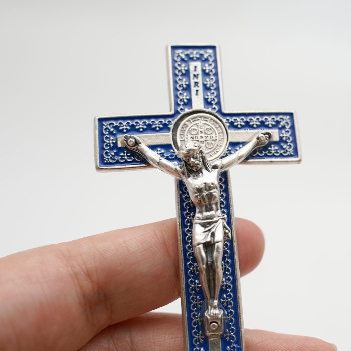 十字架-圣本笃-蓝色带装饰图案-镀银-带底座-9.3x4.5cm Catholic religious art