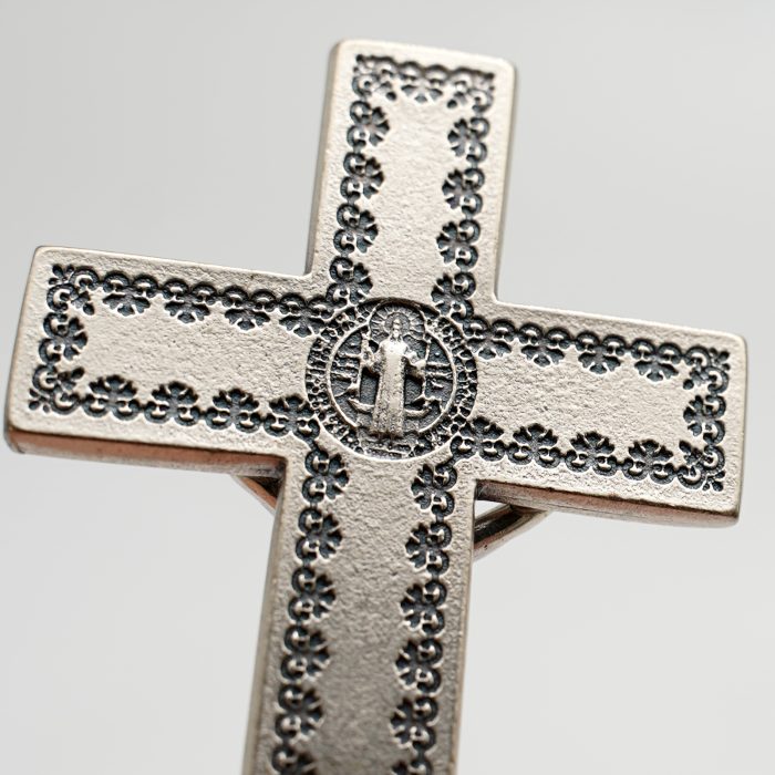 十字架-圣本笃-蓝色带装饰图案-镀银-带底座-9.3x4.5cm Catholic religious art