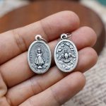 DIY小吊牌-布拉格圣婴+圣神-锌合金-2.2cm - 图片 3