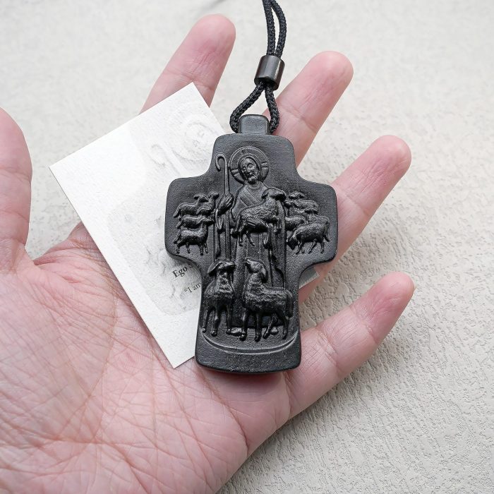 项链十字架-耶稣善牧-黑檀木-带绳-7x5cm（送收纳包） - 图片 4