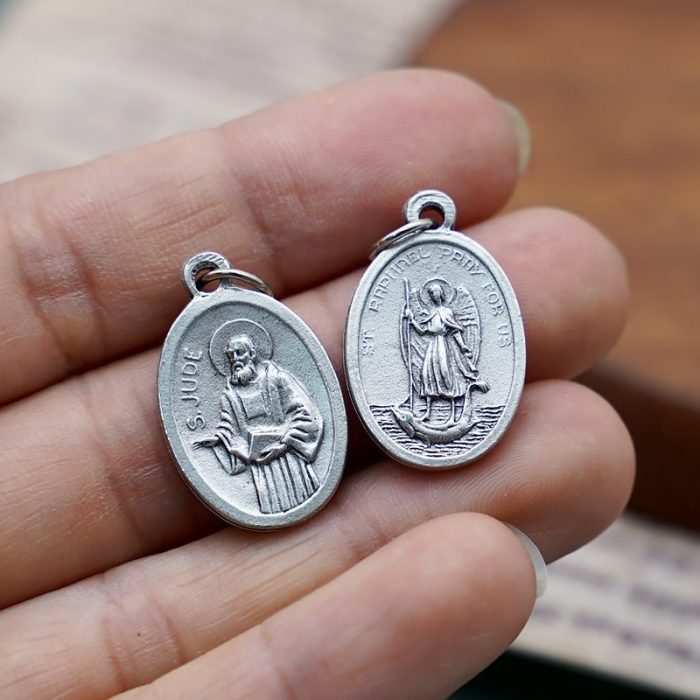 DIY小吊牌-圣达陡+辣法厄尔-锌合金-镀银-2.2cm - 图片 3